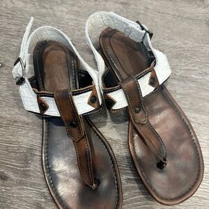 Freebirds size 9 Brown and White Leather Sandals Sedona